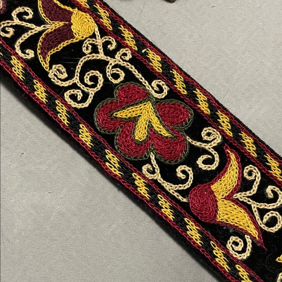 Embroidered 1960s Black, Yellow and Red Women's belt - Picture 3 of 5